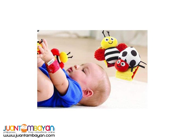 Lamaze High Contrast Wrist Rattle