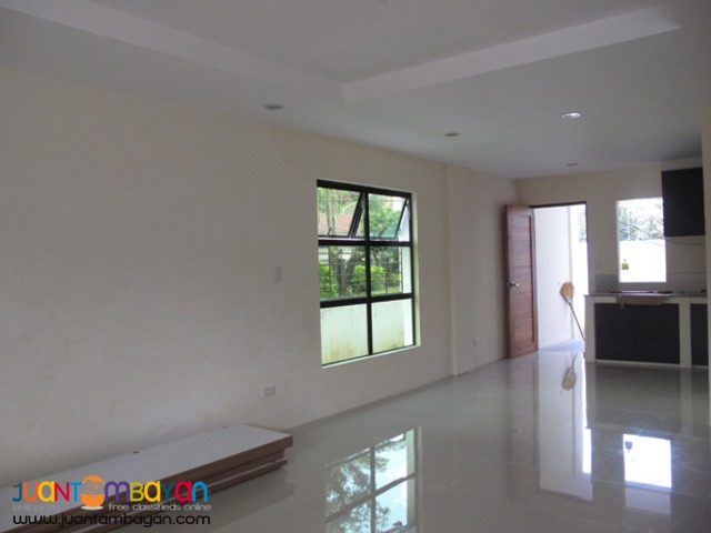 PH523 Classy Townhouse in West Fairview Quezon City at 6.4M