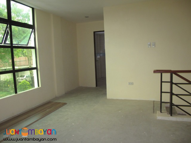 PH523 Classy Townhouse in West Fairview Quezon City at 6.4M