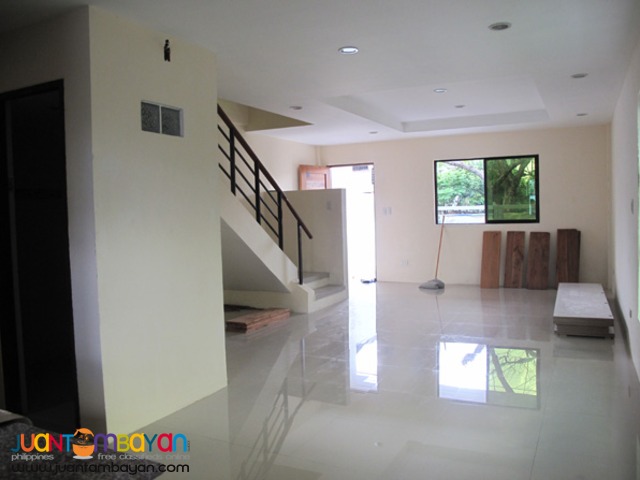 PH523 Classy Townhouse in West Fairview Quezon City at 6.4M