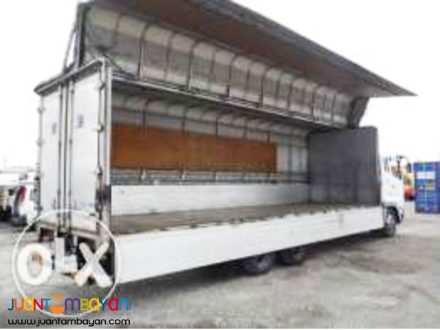 10 Wheeler HOWO Wing Van Truck