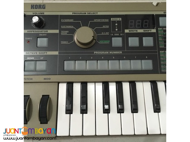 Korg microKORG Synthesizer with Vocoder