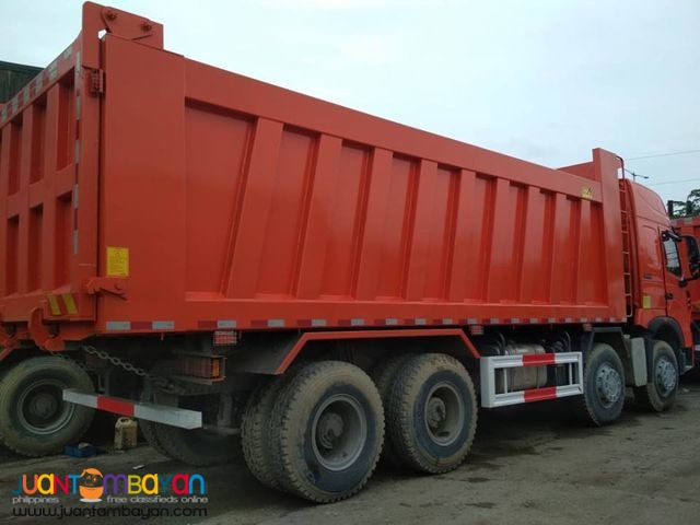 SINOTRUK HOWO A7 DUMP TRUCK