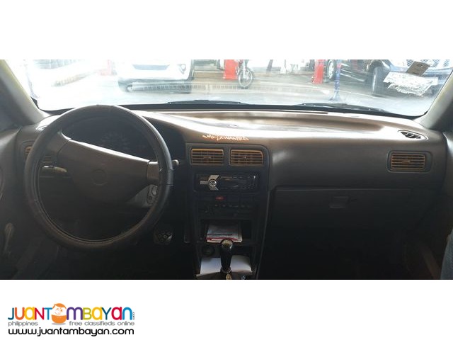 1995 Nissan Sentra Yellow M/T Gas 140,000 Mileage