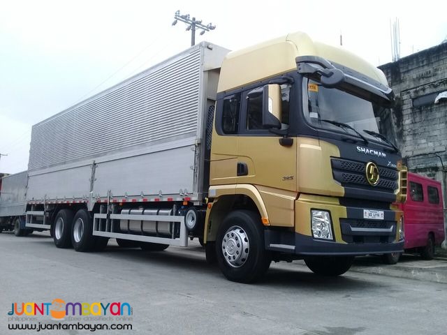 Shacman X3000 6x2 32-Footer Wing Van 10 wheeler Truck