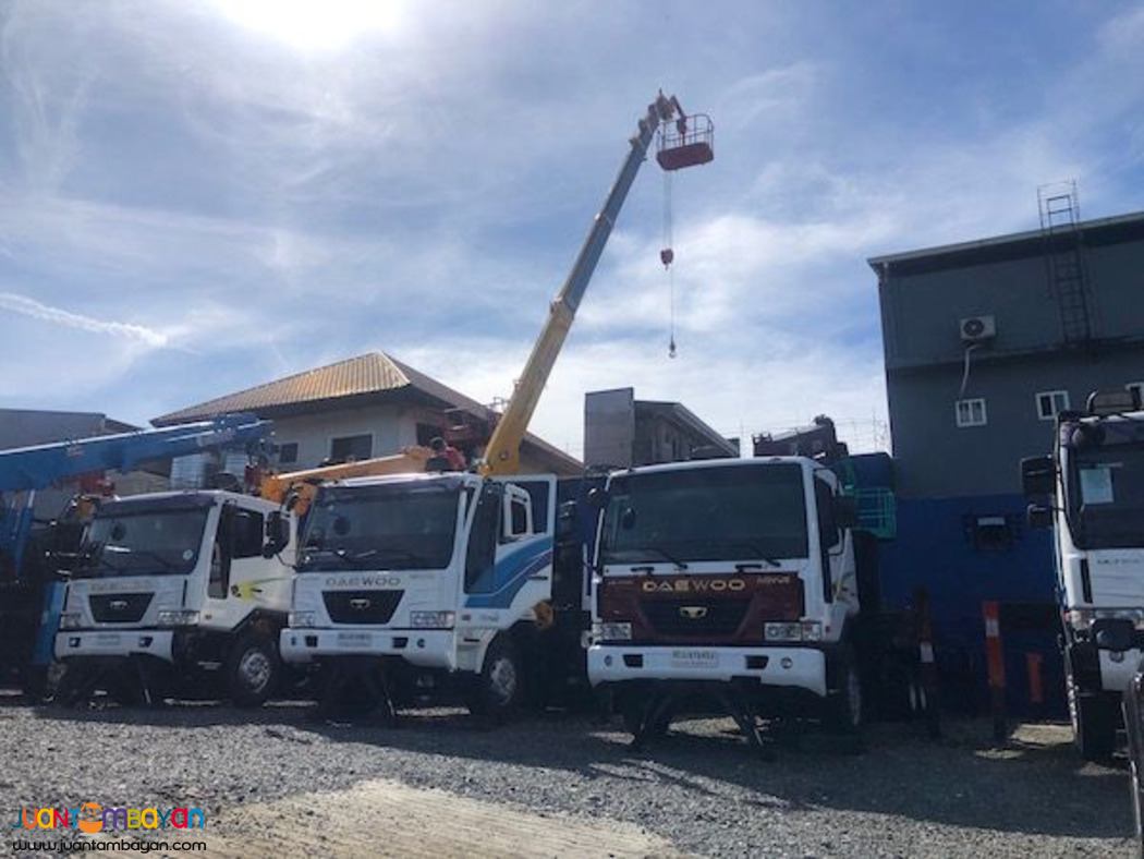 Soosan 7 tons boom truck with manlift