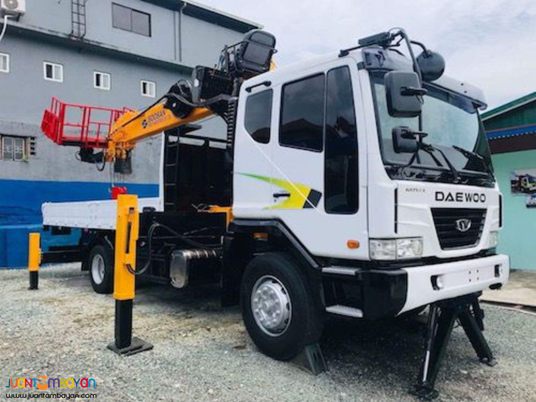 Soosan 7 tons boom truck with manlift