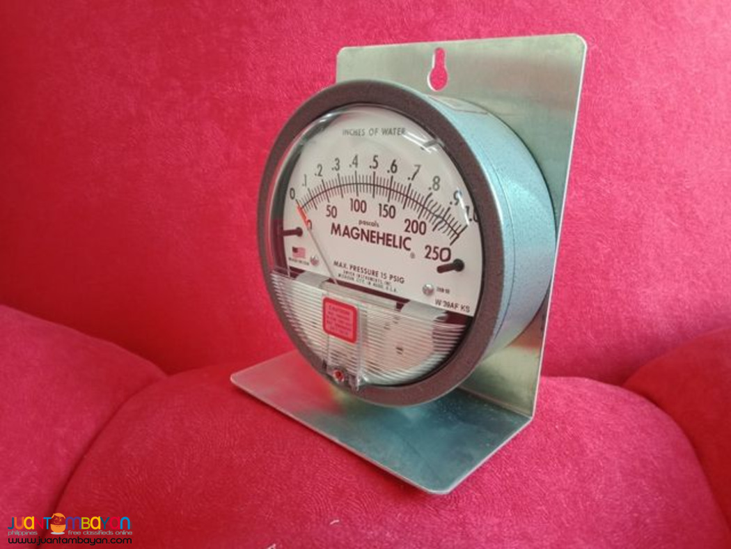 Magnehelic Differential Pressure Gage with Bracket, Magnehelic Gauge