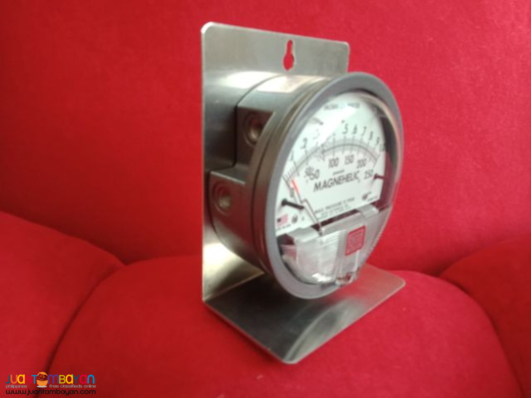 Magnehelic Differential Pressure Gage with Bracket, Magnehelic Gauge