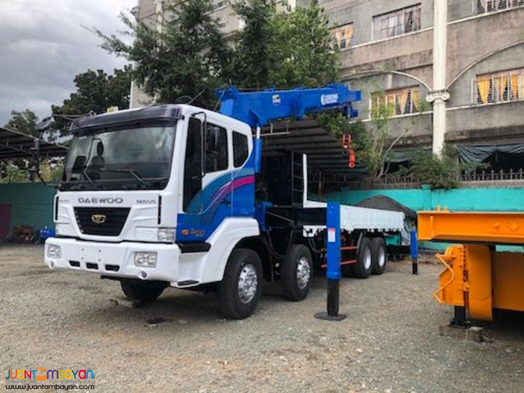 15 tons cargo crane boom truck