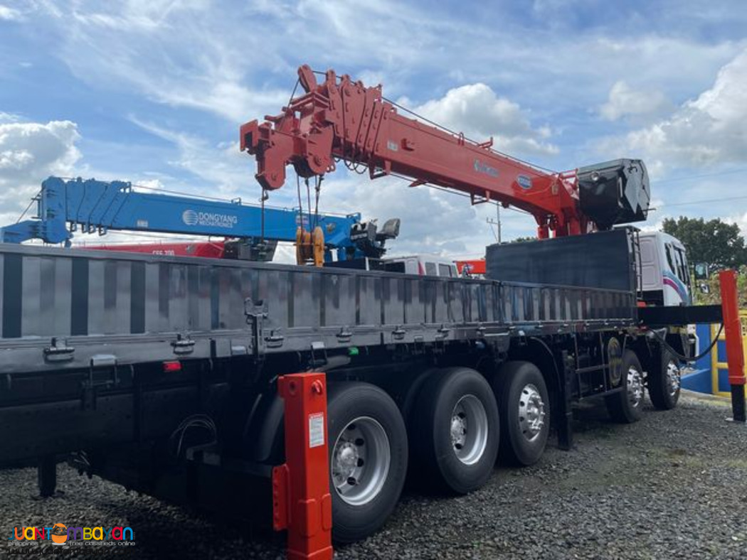 BOOM TRUCK FOR SALE - 15 tons