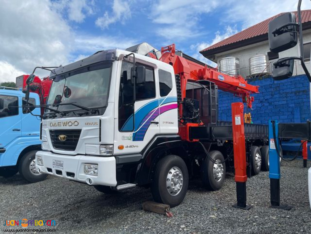 BOOM TRUCK FOR SALE - 15 tons