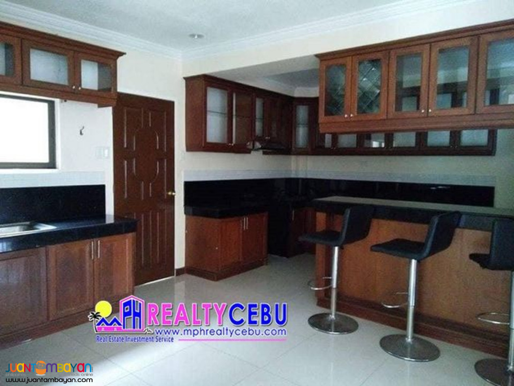 FAIRVIEW VILLAGE IN TALISAY, CEBU - 5 BR SPACIOUS HOUSE FOR SALE