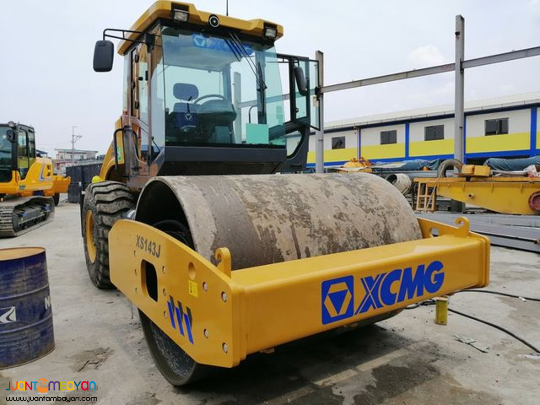 XCMG XS143J VIBRATORY ROLLER 