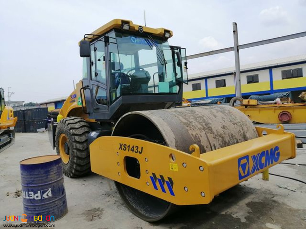 XCMG XS143J VIBRATORY ROLLER 