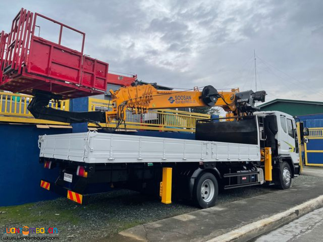 Boom truck 7 tons crane