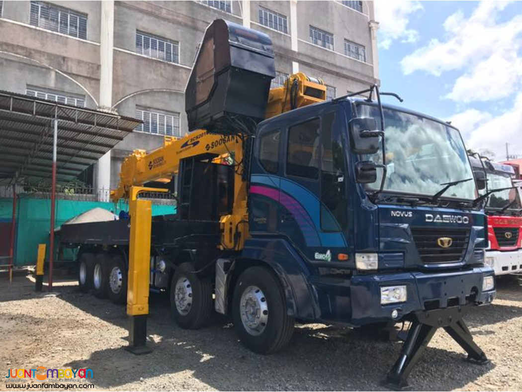 Daewoo 20 tons Boom Truck with Soosan SCS2016 Crane For Sale