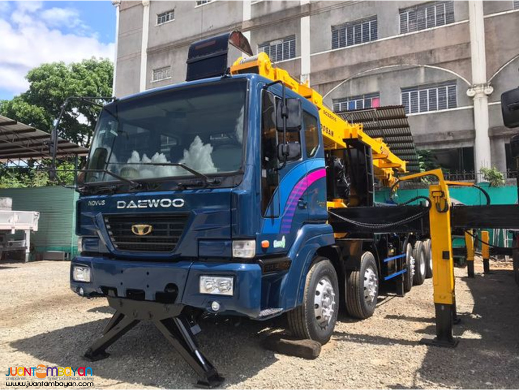 Daewoo 20 tons Boom Truck with Soosan SCS2016 Crane For Sale