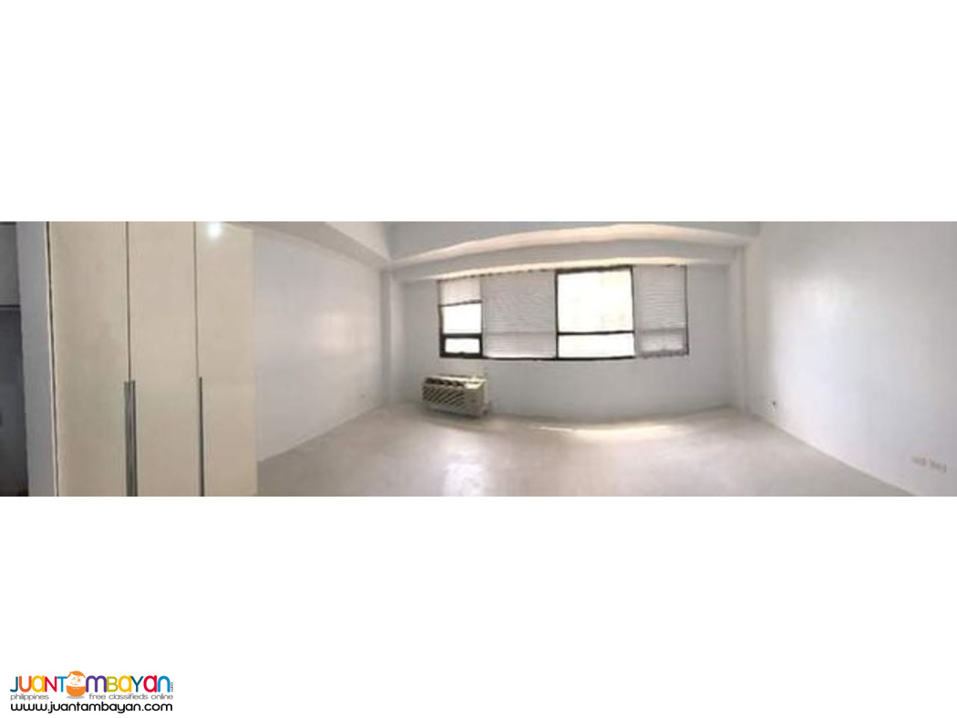 Taguig BGC Studio unit w/ 1 parking for sale at Icon Tower