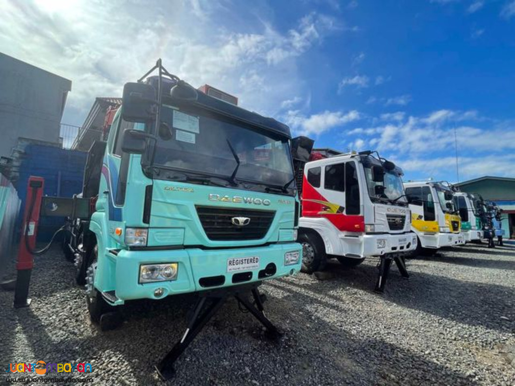 2019 Daewoo 19 tonner boom truck/ cargo crane truck for sale!!