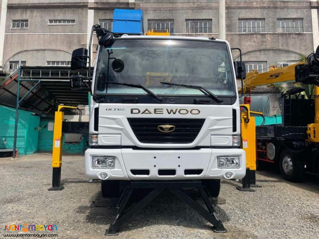 FOR SALE 15 TONS DAEWOO BOOM TRUCK