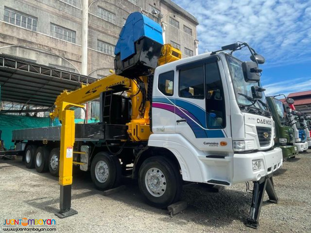 FOR SALE 15 TONS DAEWOO BOOM TRUCK