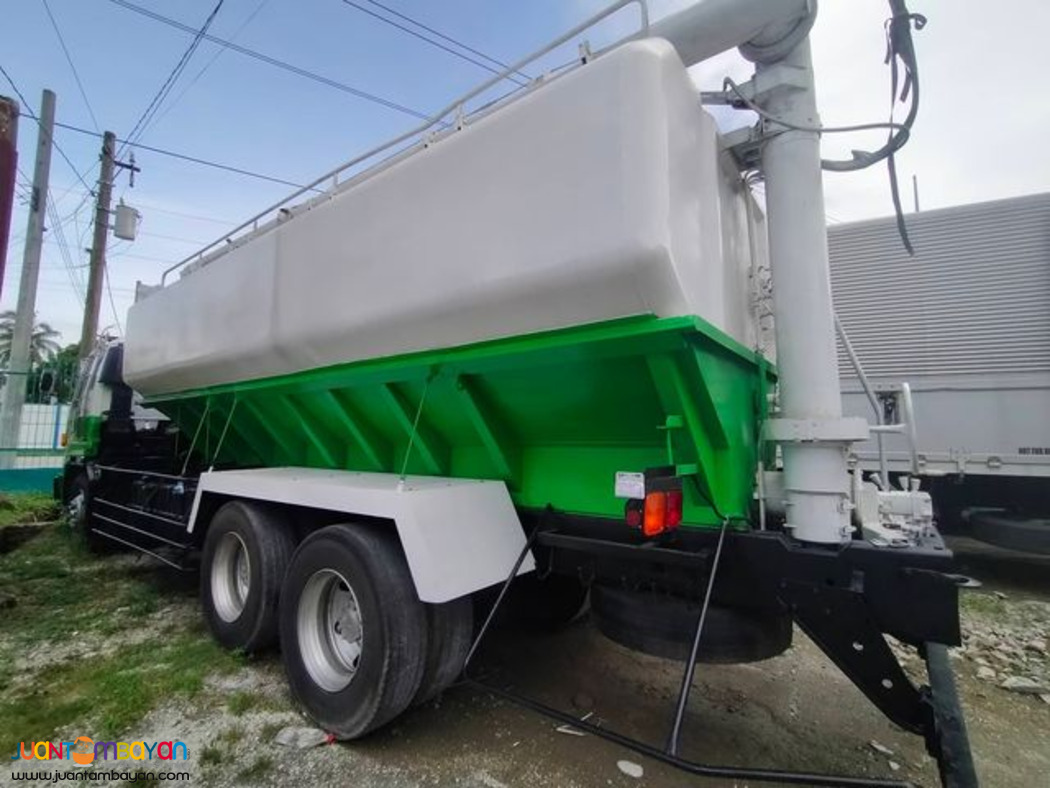 ISUZU FEED TANKER