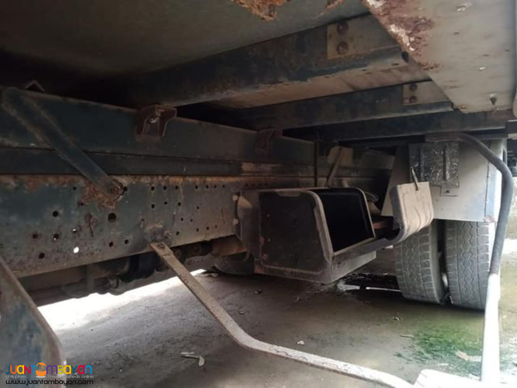 ISUZU ELF CLOSED VAN 14FEET