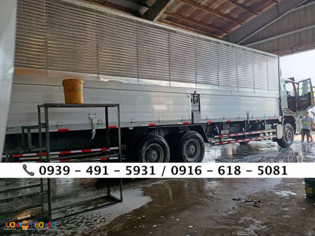 10-Wheeler 32ft Wing Van Sinotruk HOWO N7 Euro 2