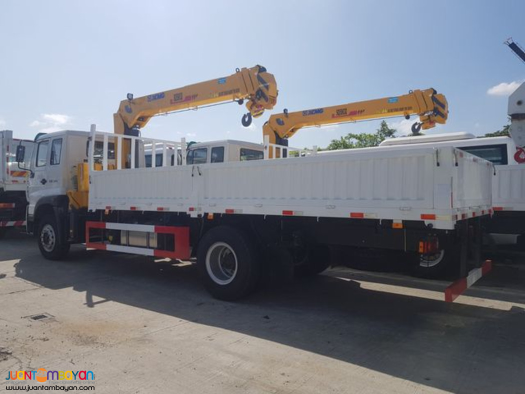 HOWO A7 6X4 BOOM TRUCK 6.3 TONS, E4